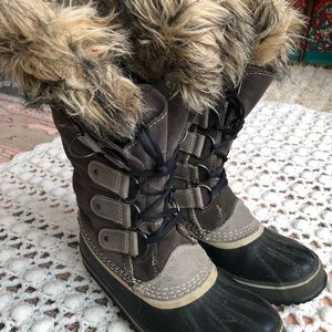 Sorel Joan of Arctic women’s boots size 9